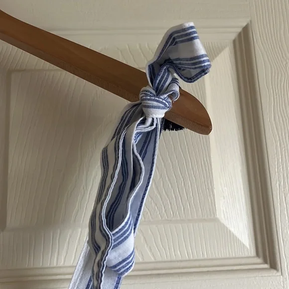 Old Navy Tie Strap Tank, Medium - Picture 4 of 6